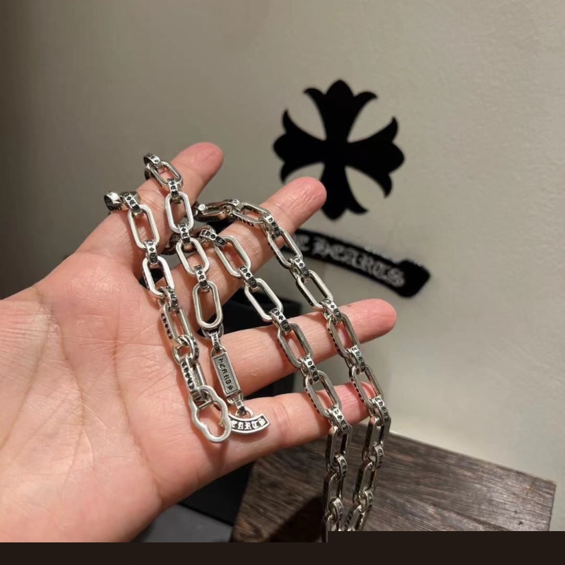 Ch**me He**ts necklaces